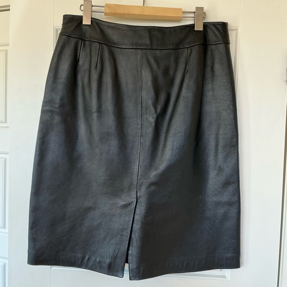 Women’s black leather skirt. Size 12. - Picture 2 of 10